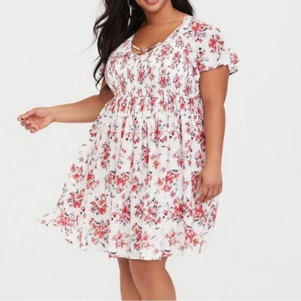 Torrid Floral Smocked Challis Skater Dress 1X Lined Cottage Flutter Sleeve 14 16